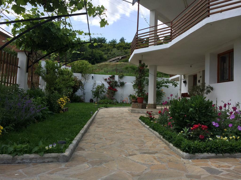 Petrovi Guest House Obzor Exterior foto