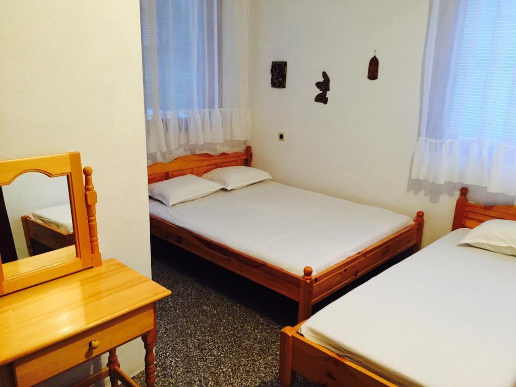 Petrovi Guest House Obzor Quarto foto