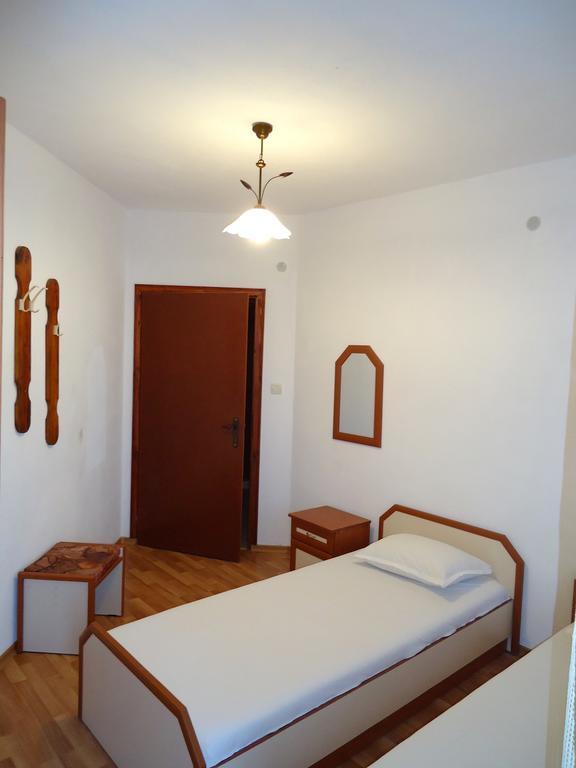 Petrovi Guest House Obzor Quarto foto